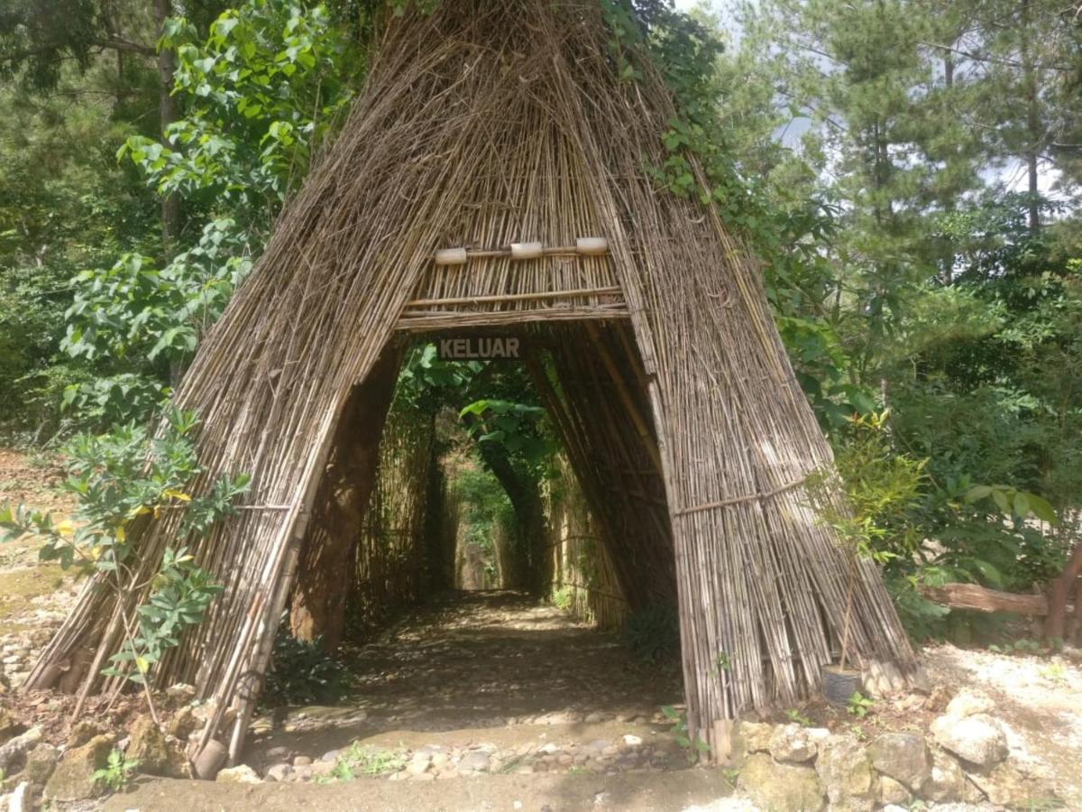 Seribu Batu Songgo Langit Resort & Camp Bantul Exterior foto
